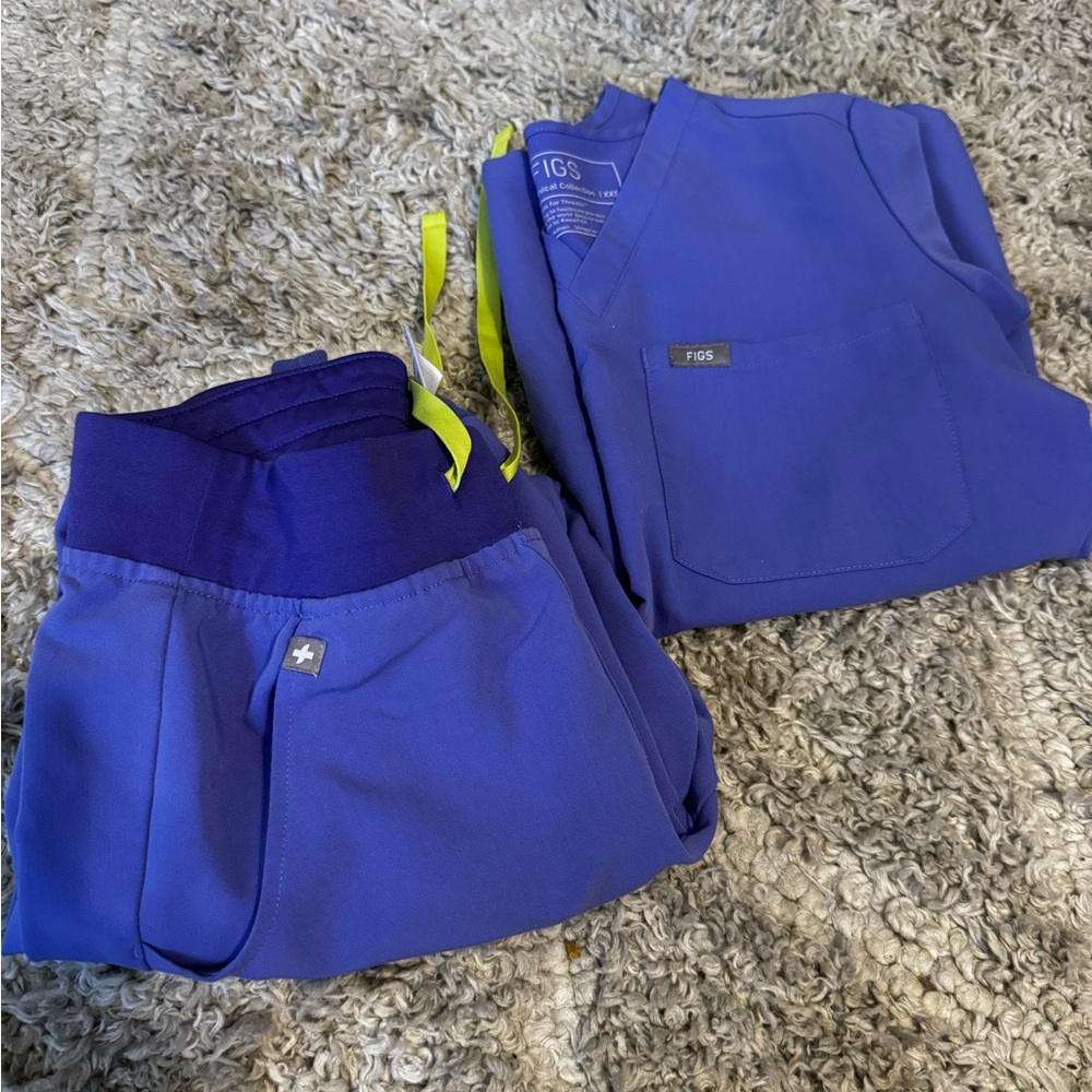 Blueberry Figs Scrub set Zamora Jogger bottoms &Catarina scrub top